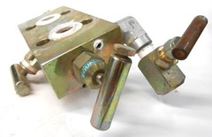 LONESTAR, PGI 3-VALVE MANIFOLD, M-581CDV, 6000 PSI, 1018, ASTM A108,