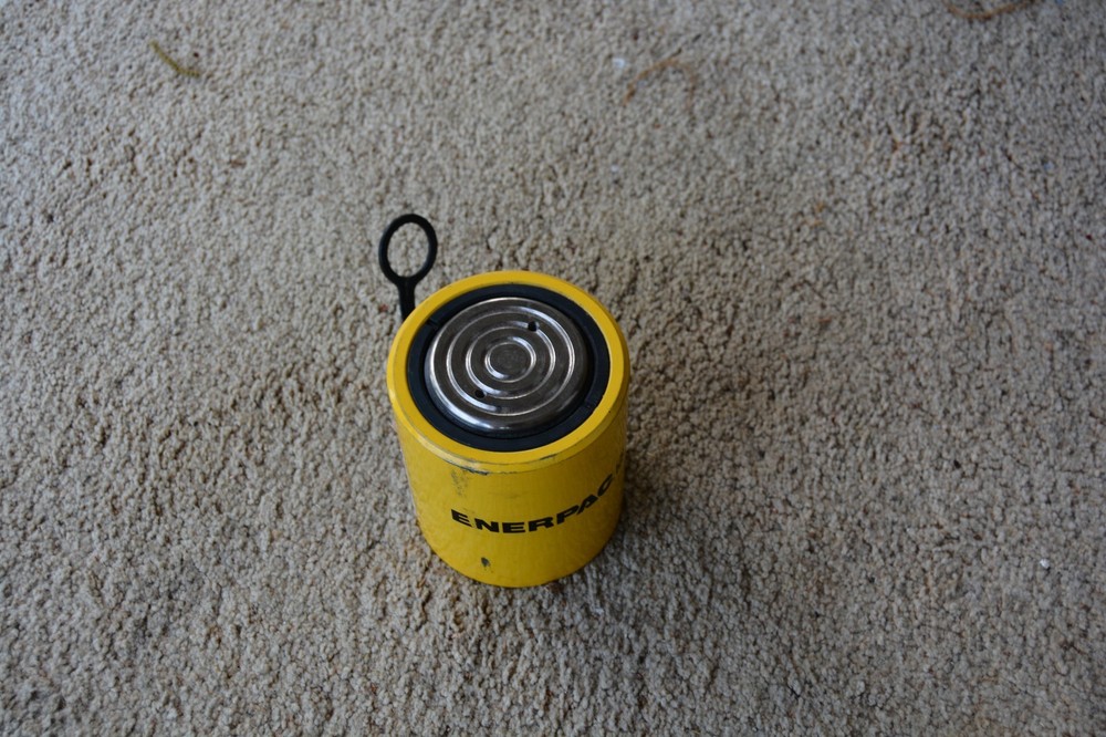 Enerpac RCS302 Ton Single-Acting Low-Height Hydraulic Cylinder NEW