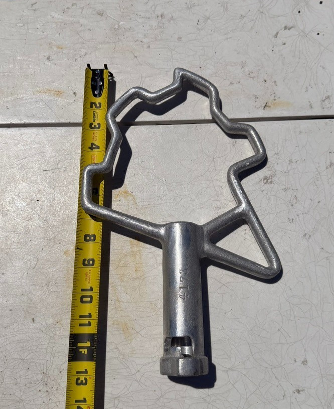 Hobart-style 20-quart pastry knife mixer attachment. Features cast aluminum cons