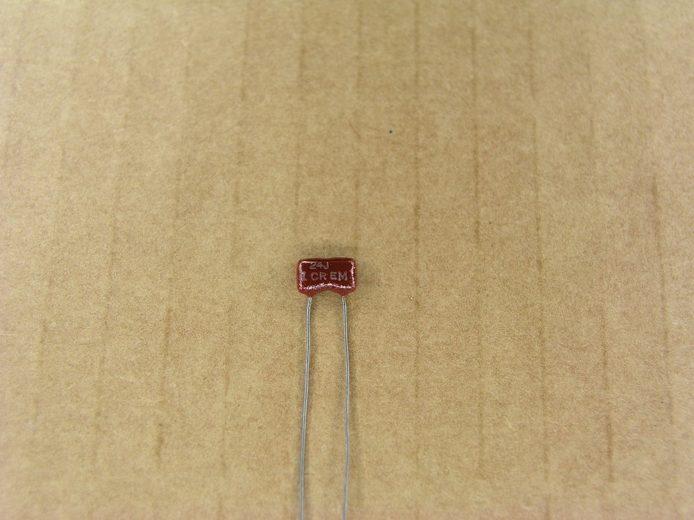 S01029-128 (5 Pc Lot) 24 pf 500 volt 500V +- 5 % radial silver mica capacitor