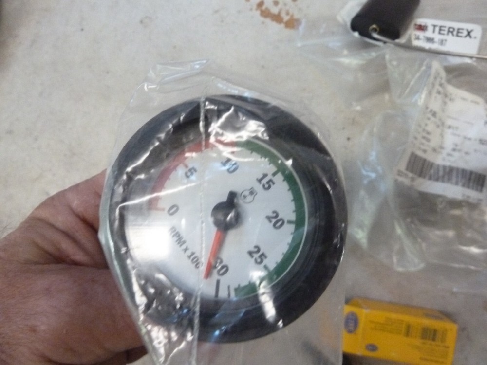 ASV 4030-128 – Gauge Tachometer 2in
