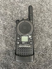 MOTOROLA CU1110GYN1BB Two Way Radio Walkie Talkie UHF, w/ Belt Clip, No Charger