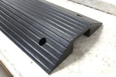 Electriduct DO-ED-XL-1X240-BK 31-1/4 In Length Drop-Over Cable Ramp (BW)