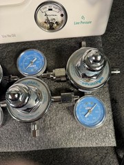 Accutron Guardian II Dental Nitrous Gas Manifold W/ Wall Alarm Tank Gauges Hoses