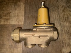 Watts LF25AUB-Z3 1-1/2in Water Pressure Reducing Valve Single Union Brass 25-75