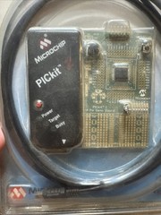 MICROCHIP TECHNOLOGY DV164120 PICkit 2 Microcontroller Starter Kit
