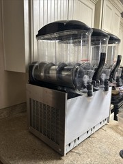 Commercial Frozen Drink Machine Frosty Factory 217A Less Than 2 Years Old