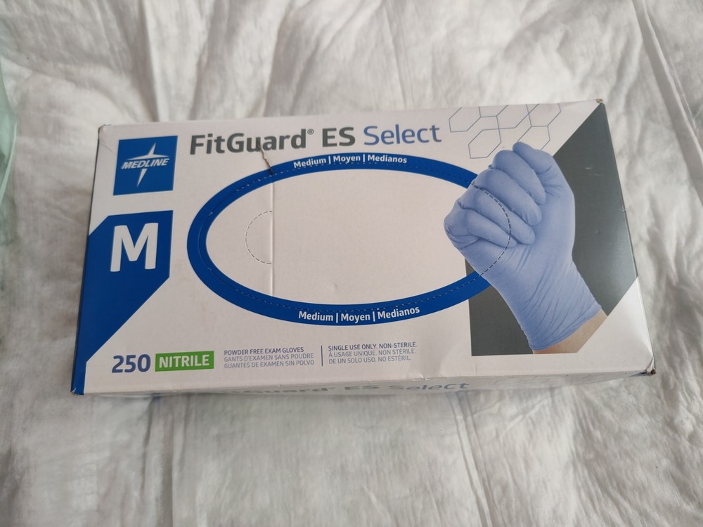 FitGuard ES select Medium Nitrile Gloves 250ct