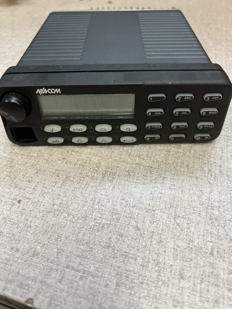 Macom ComNet Ericsson UHF 450-470 MHz Panther 605M GM605SC4X mobile