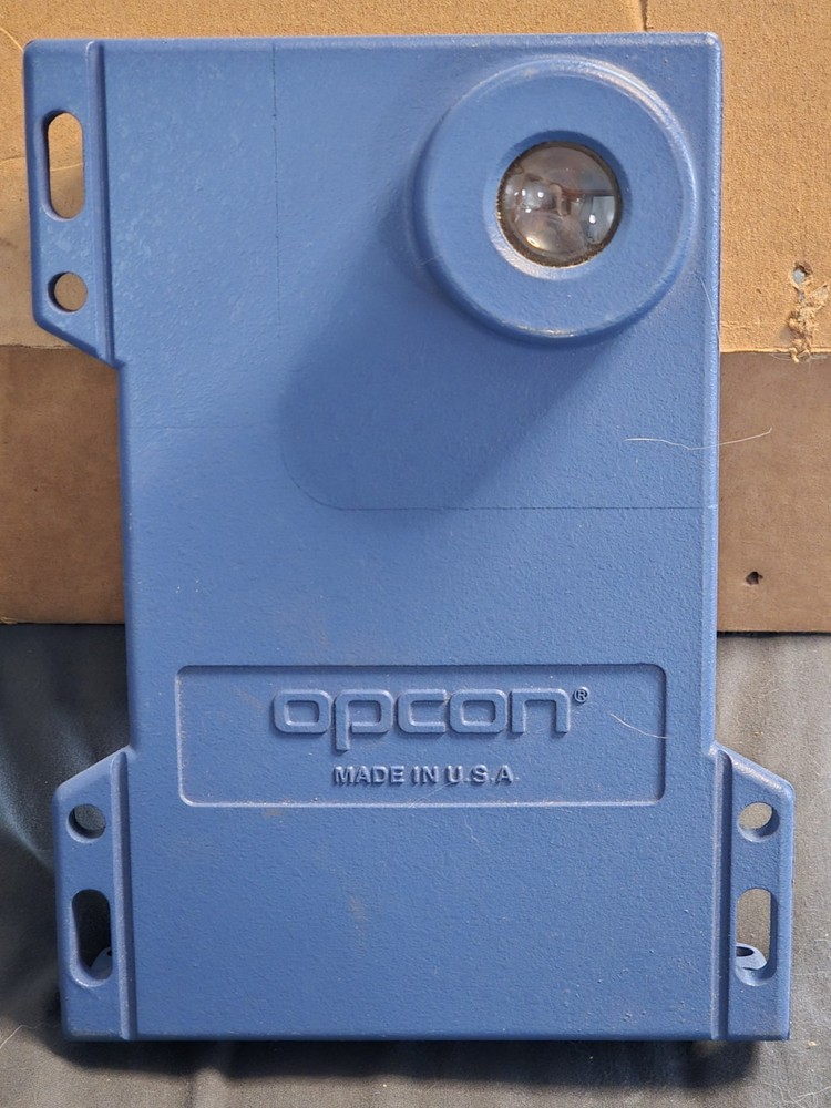 Opcon 12410-6501 Photoelectric Control 115VAC NEMA 4/6/12/13 Industrial Sensor