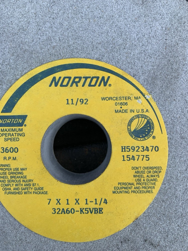 Norton Grinding Wheel 7x1x1-1/4” Hole, 32A60-K5VBE