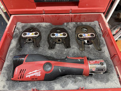 Milwaukee FORCE LOGIC 2473-20 M12 Press Tool for Copper w/ 1/2 3/4 1in Jaws