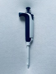Rainin L-200 XLS Pipet Lite XLS ~ LTS 20-200ul LTS ~ Single Channel ~ Calibrated