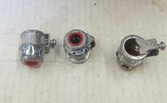 (100) Arlington Industries SG38AST Snap-Tite 3/8 in. Saddlegrip Connectors NEW