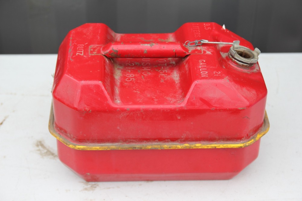 Vintage Metal BLITZ 2.5 Gallon Gas Can