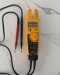 Fluke T5-1000 Voltage Continuity Current Electrical Tester 1000V CAT III AC/DC