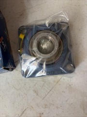 Lot Of 2 SKF FY1.1/4RM Flange Mount Ball Bearing 4-Bolt 3-5/8″ C / C 1-1/4″ Bore