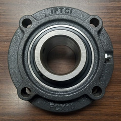 IPTCI UCFC X10-31 SERIES 4 BOLT PILOTED FLANGE BEARING 1 15/16