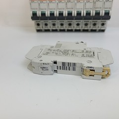 Merlin Gerin 60103 C2A Multi9 C60 240V 60V 2A PACK OF 10