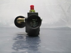 Amflo 4125A Standard Air Line Regulator w/ Wika Gauge, 110111