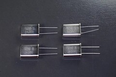 Lot of 4 FOX240F-20 Fox Quartz Crystal 24.000000MHz 24MHz 20pF HC49U NOS