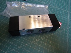 1 – HAN BING 4A420-15 Double Air Piloted Pneumatic Valve 0.15~0.8MPa. NEW in Box