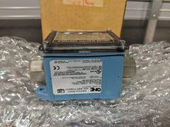 United Electric UE 2WLP41P14 Pressure Switch, 0-100 psi, 4-20 mA, Loop