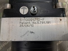USED 5.8Nm Schneider Electric SH31002P01A2000 Servo Motor SH3 100 480V 6000 RPM