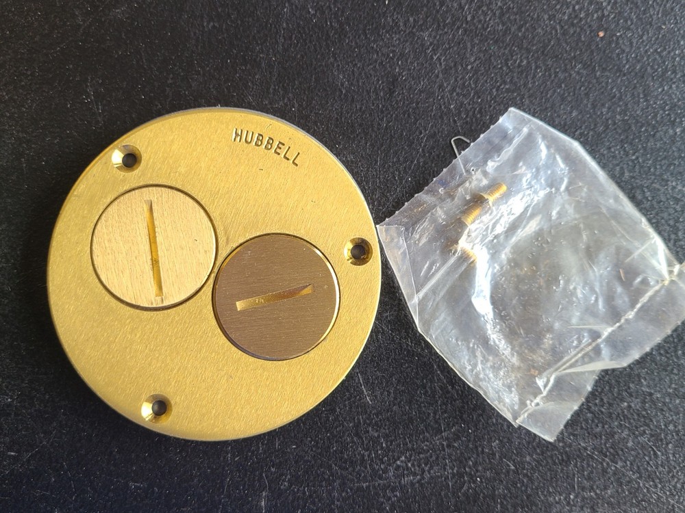 Hubbell S3725 Round Cover Duplex 1-1/2″ Screw Floor Box Receptacle Accessory