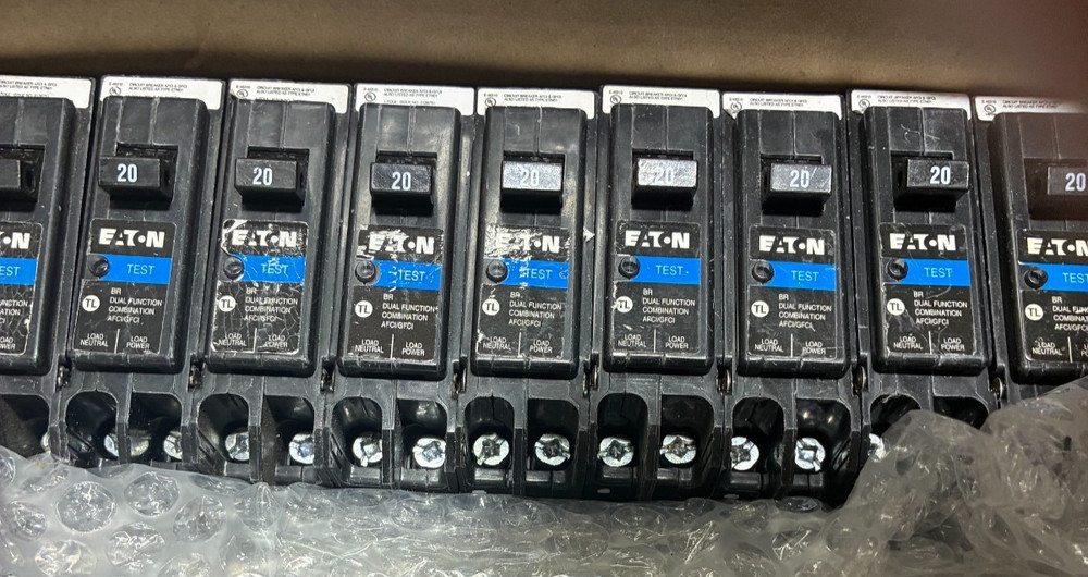 10 PCS Eaton BRP120DF 20A 1 Pole Dual Function Circuit Breaker AFCI GFCI