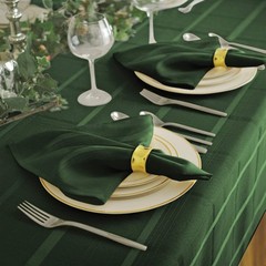 Newbridge Christmas Elegance Plaid Set Of 4 Square Fabric Napkins 100 Polyester