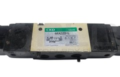 CKD 4KA220-L SOLENOID VALVE w/ (2) AC100V 110V60hz 8528 COIL