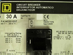 * SQUARE D 30 AMP 3 POLE BREAKER W/SHUNT TRIP FA340301037 ……… VC-151