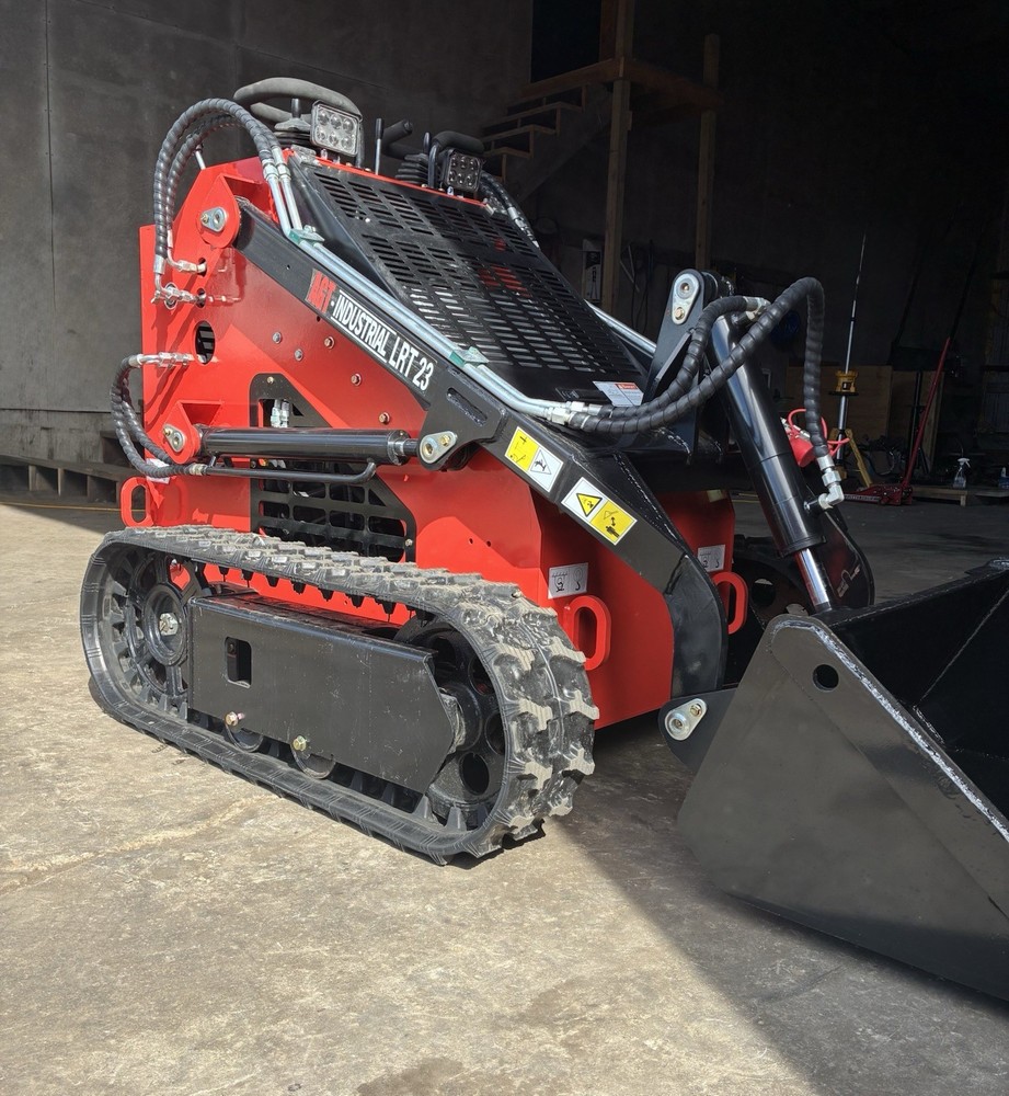 AGT LRT23 1 Ton Mini Skid Steer Loader 23HP Rato Engine / NEW
