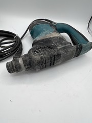 Makita HR2811F 1-1/8 SDS-Plus Rotary Hammer Drill 3-Mode Corded w/ LED