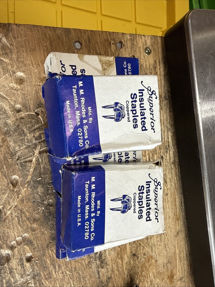 Superior Insulated Staples – 6 Boxes of 100 5/8 Coppered