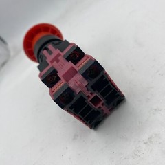 IDEC HW-CB02 PUSH BUTTON RED TWIST LOCK W/ HW-G01 CONTACT BLOCKS