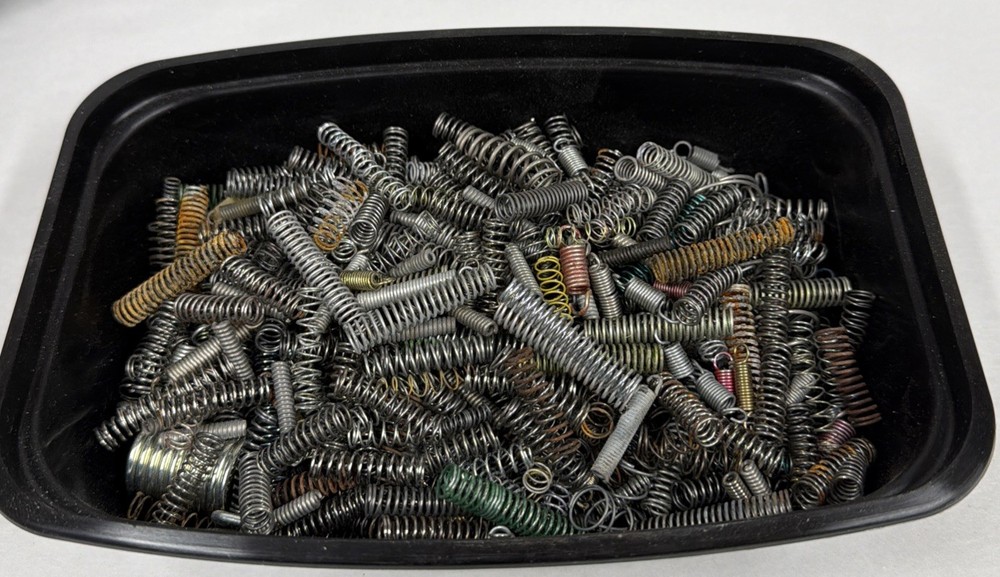 USED SPRINGS FROM VARIOUS ELECTRONICS, ALL SIZES AS SHOWN APPROX. 2 POUNDS.