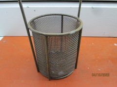 5.5″ x 6″ Perforated Basket, Heavy Duty Construction, Fixed Handle, 3 Available