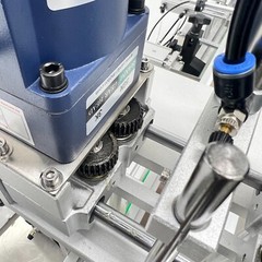 Auto Conveying Filling &Bottle Capping Machine 4 Head Magnetic Pump 8mm Nozzle