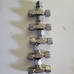 Swagelok SS-600-3 T Fittings – Lot of 5 – NEW