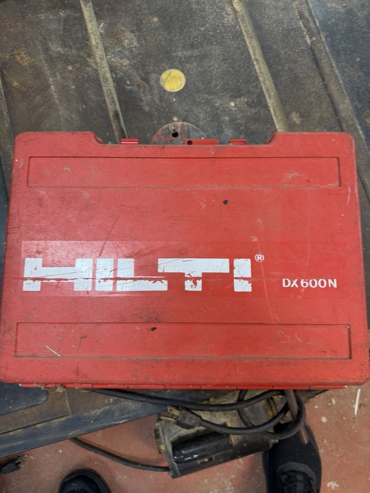 Hilti DX 600N Powder Actuated Fastening Tool With Case & Accessories NO DRILLING