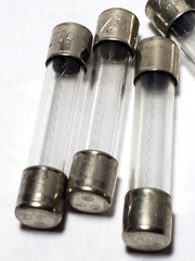 Lot of 31 Littelfuse 3AG 0.5A 250V 1/2 Amp Fast Acting 1/4″ x 1-1/4″ Glass Fuses