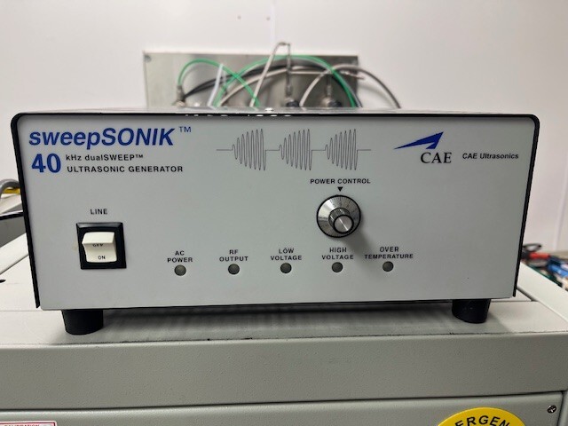 CAE Ultrasonics MODEL 40-S2DG-8T-208V-B SweepSONIK, 40 KHZ DUAL SWEEP