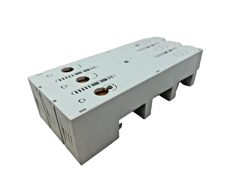Wohner 32017 Busbar Adapter *Enclosure Damage*