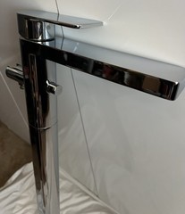 KOHLER Parallel Chrome Floor Mount Tub Filler T23492-4-CP – Excellent , No Hose