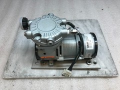 Gast LOA-P123-HB Rocking Piston Pump 115/110V VAC 1.4/1.5A 60/50H Air Compressor