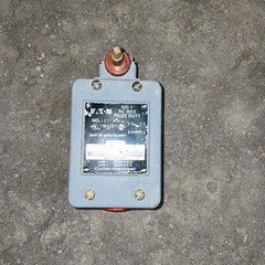 Eaton Cutler-Hammer 10316H2200 Limit Switch 600VAC Max Pilot Duty New