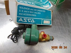 Asco Red Hat L 8320A189 M0 Solenoid Valve 1/4″ 10.5W 120V 8320A 8320A189