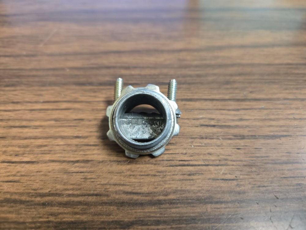 100 Count Metalectrics 3/8” Non-Metallic Sheathed Cable Connector – NOS